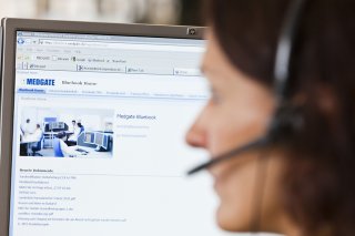 L'interface permet aux clients des pharmacies d'avoir accès à un médecin directement sur place. (archive) KEYSTONE/MARTIN RUETSCHI